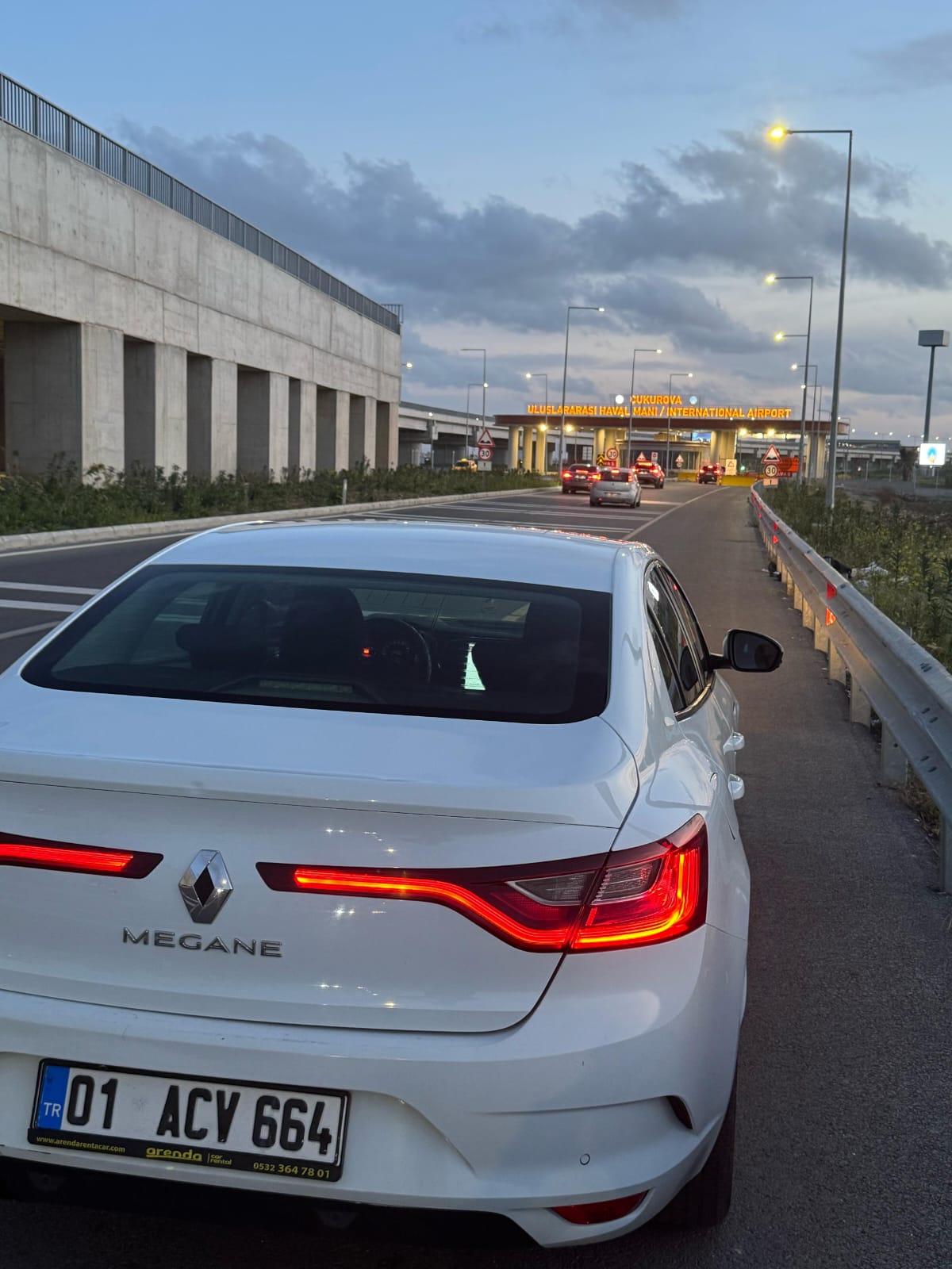 Çukurova Havaalanı Megane Kiralama – Arenda Rent a Car ile Konforlu ve Güvenli Yolculuk